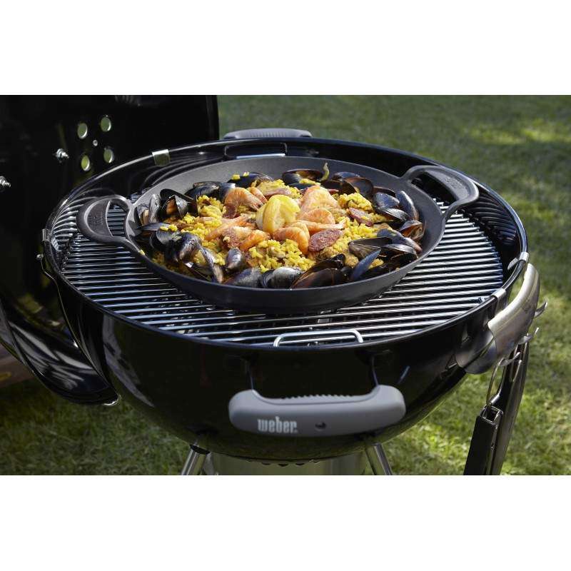 paella al barbecue con wok gourmet weber in ghisa. 8856